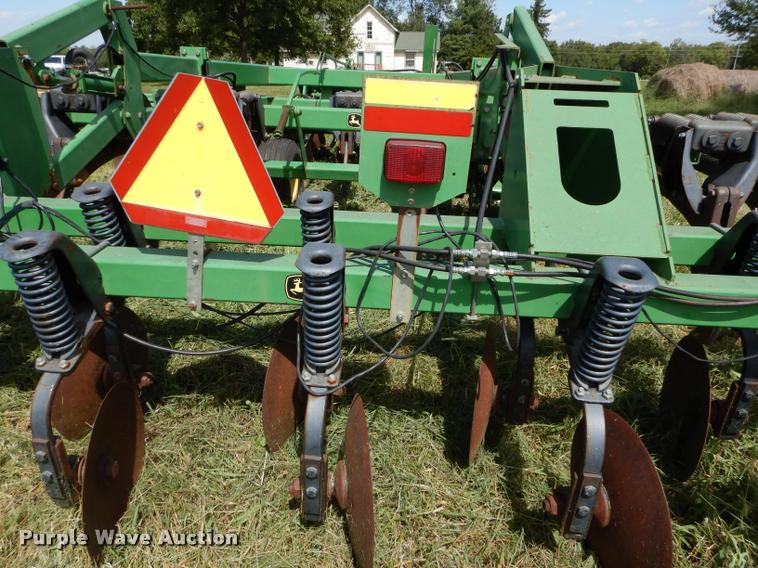 image for item DD0853 John Deere 2700 disk