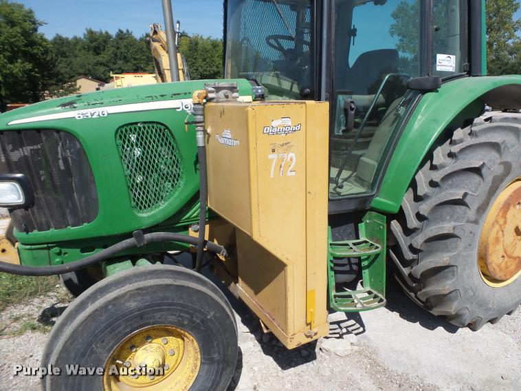 image for item DD1533 2005 John Deere 6320 tractor