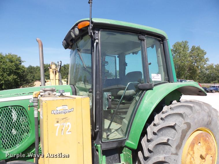 image for item DD1533 2005 John Deere 6320 tractor
