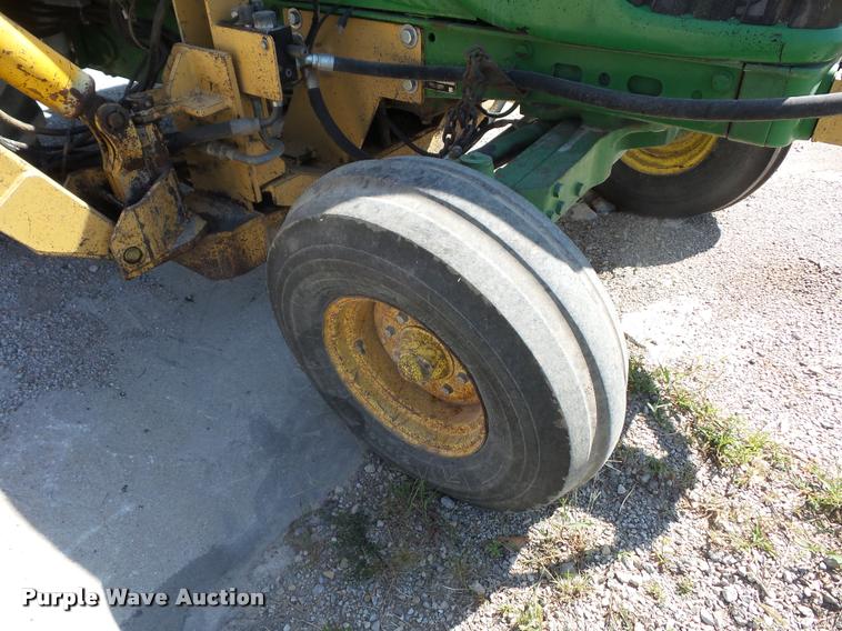 image for item DD1533 2005 John Deere 6320 tractor