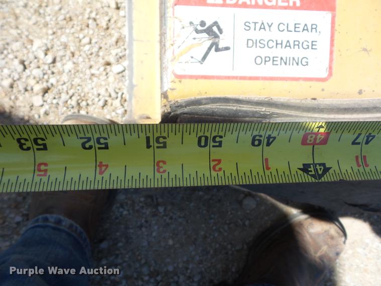 image for item DD1533 2005 John Deere 6320 tractor