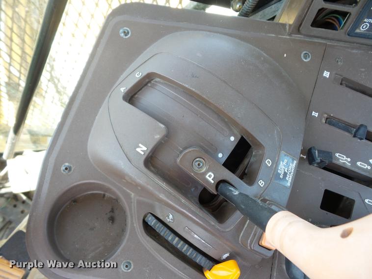 image for item DD1533 2005 John Deere 6320 tractor