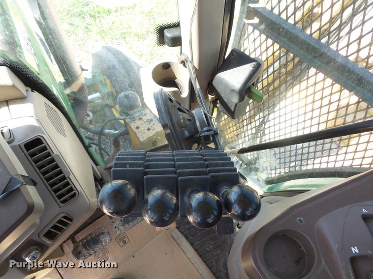 image for item DD1533 2005 John Deere 6320 tractor