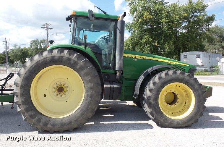 image for item DD1543 2004 John Deere 8520 MFWD tractor