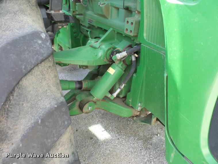 image for item DD1543 2004 John Deere 8520 MFWD tractor