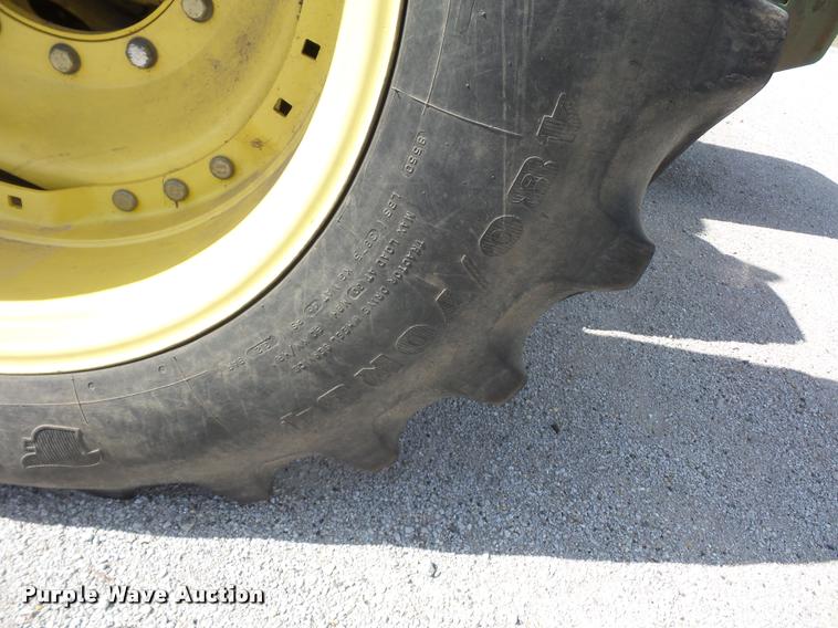 image for item DD1543 2004 John Deere 8520 MFWD tractor