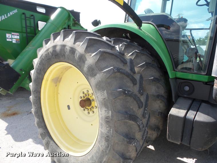 image for item DD1543 2004 John Deere 8520 MFWD tractor