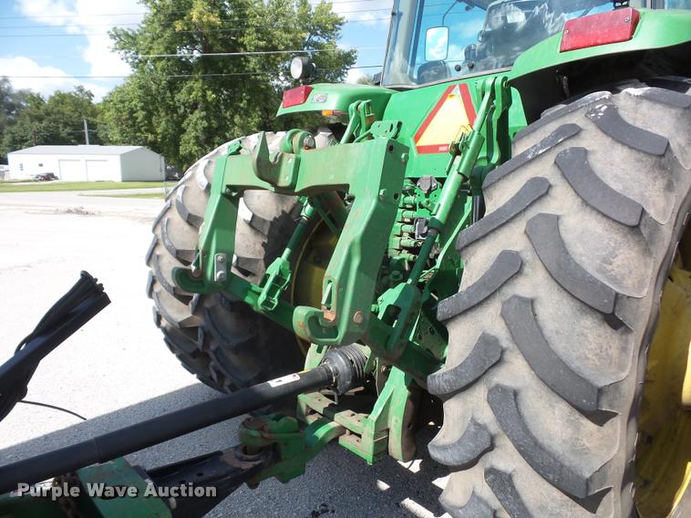 image for item DD1543 2004 John Deere 8520 MFWD tractor