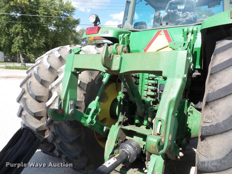 image for item DD1543 2004 John Deere 8520 MFWD tractor