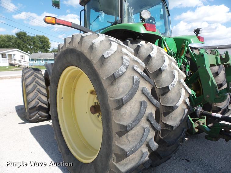 image for item DD1543 2004 John Deere 8520 MFWD tractor