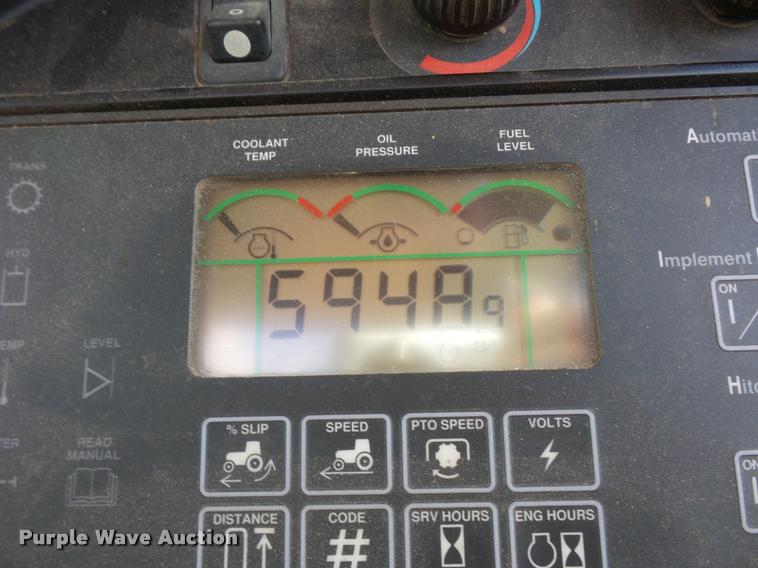 image for item DD1543 2004 John Deere 8520 MFWD tractor
