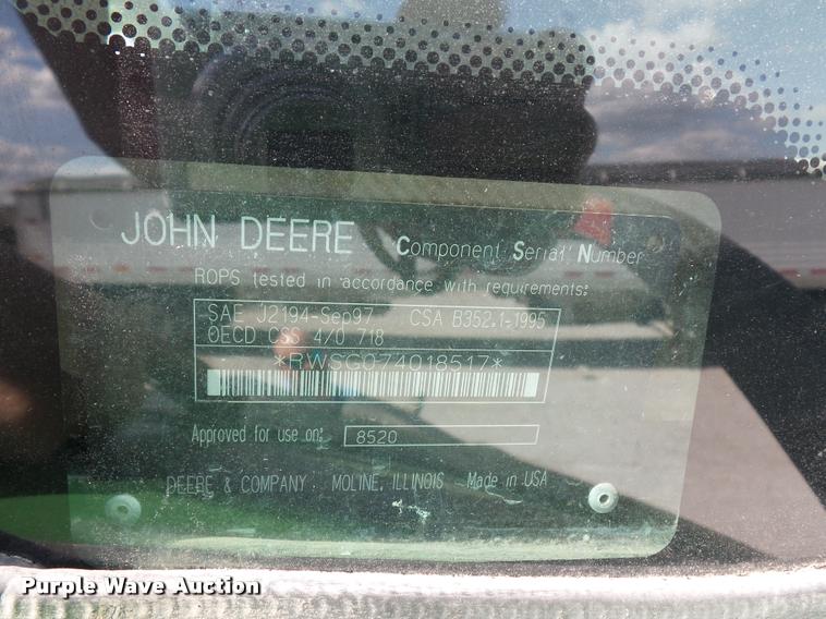 image for item DD1543 2004 John Deere 8520 MFWD tractor