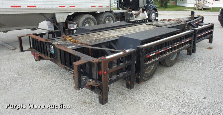 image for item DD1544 2001 Behnke sprayer trailer