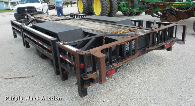 image for item DD1544 2001 Behnke sprayer trailer