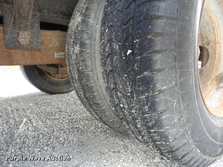 image for item DD1544 2001 Behnke sprayer trailer