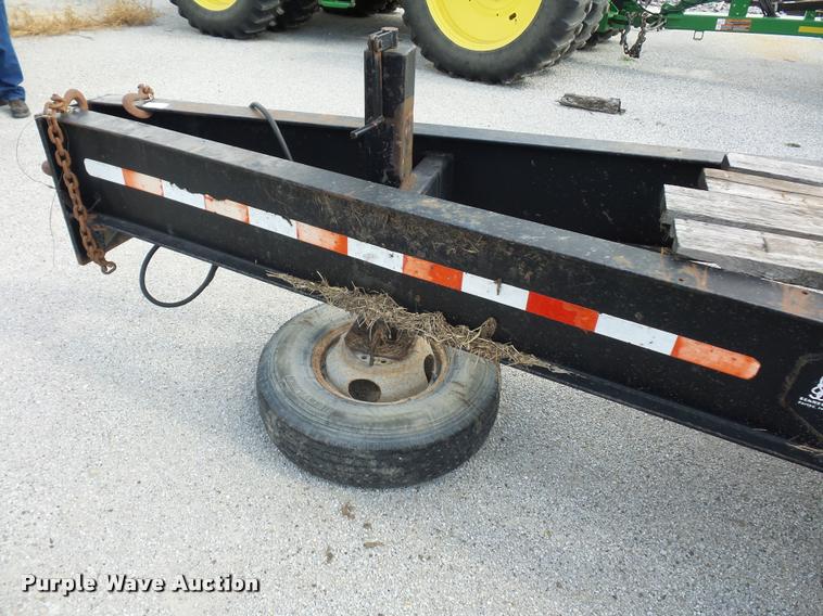 image for item DD1544 2001 Behnke sprayer trailer