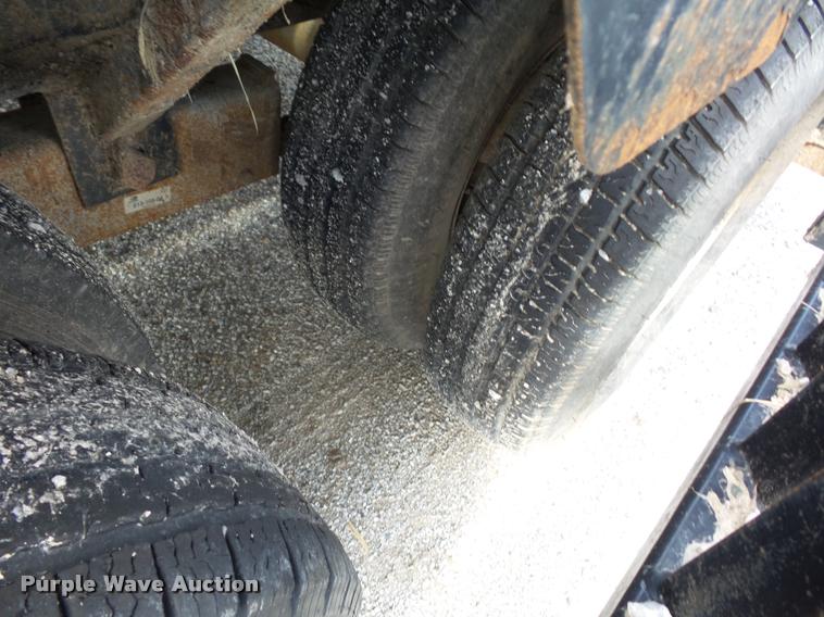 image for item DD1544 2001 Behnke sprayer trailer