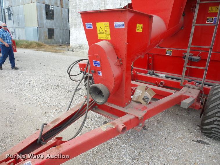 image for item DD1545 2014 Akron GTX3230 grain bagger