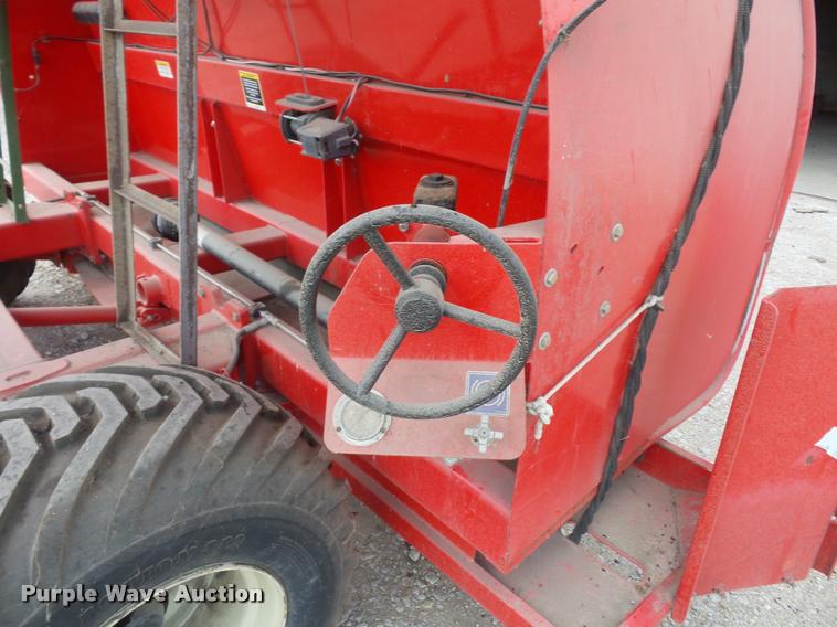 image for item DD1545 2014 Akron GTX3230 grain bagger