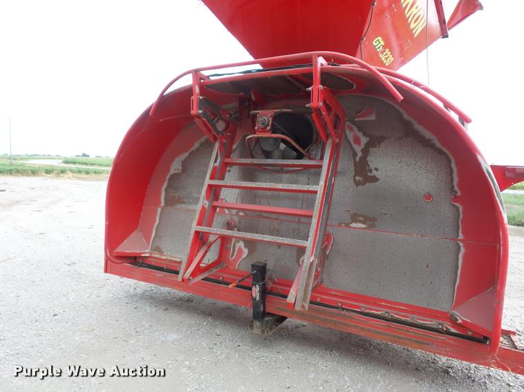 image for item DD1545 2014 Akron GTX3230 grain bagger