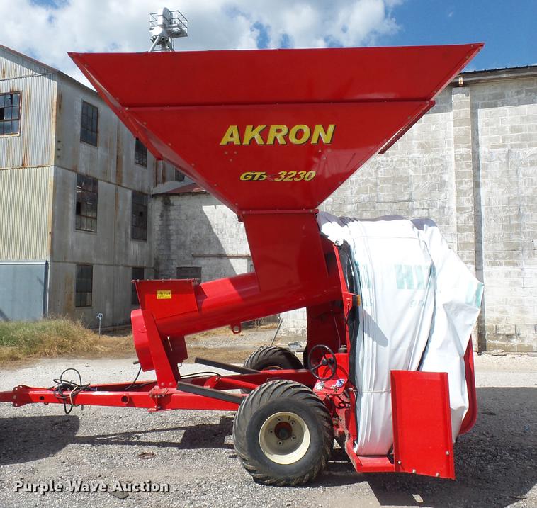 image for item DD1546 Akron GTX3230 grain bagger