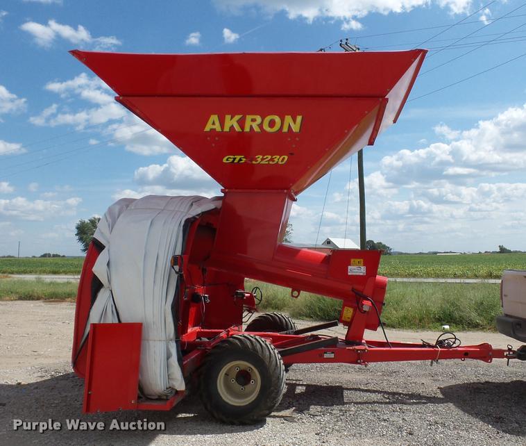 image for item DD1546 Akron GTX3230 grain bagger