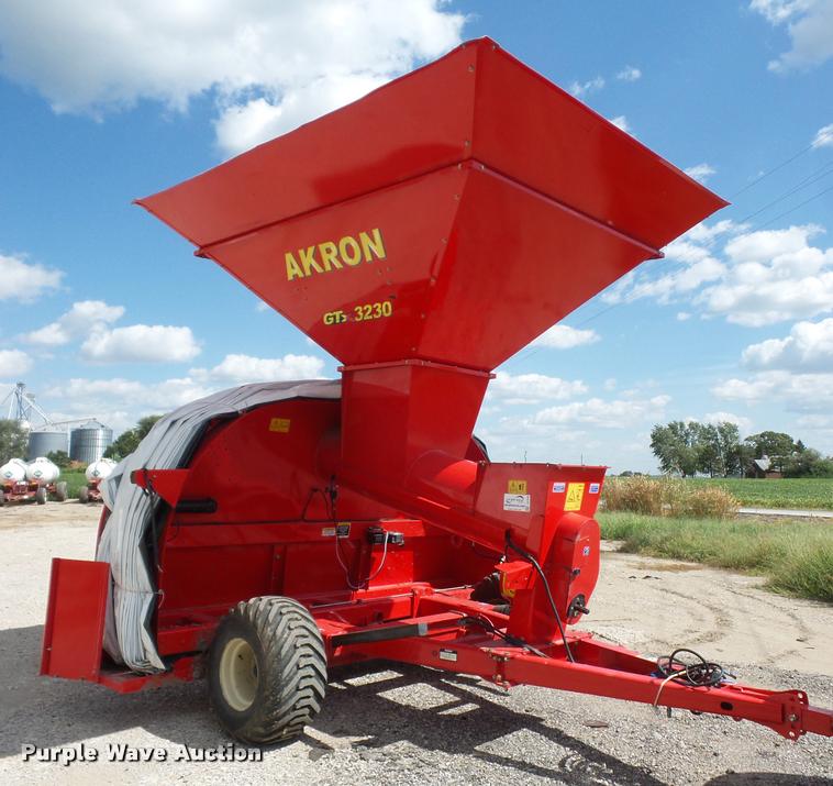 image for item DD1546 Akron GTX3230 grain bagger