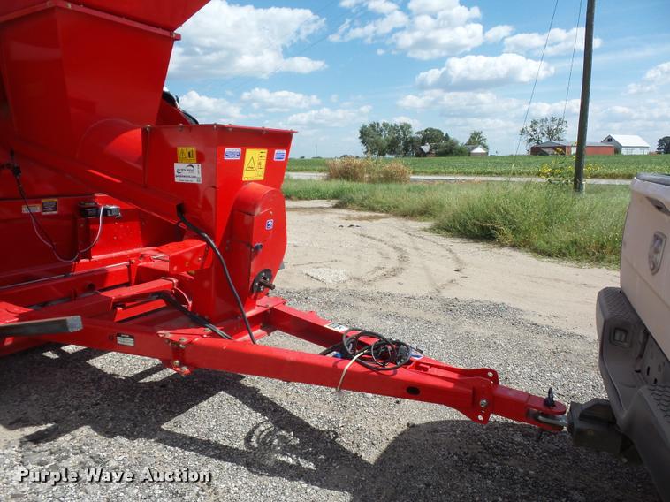 image for item DD1546 Akron GTX3230 grain bagger