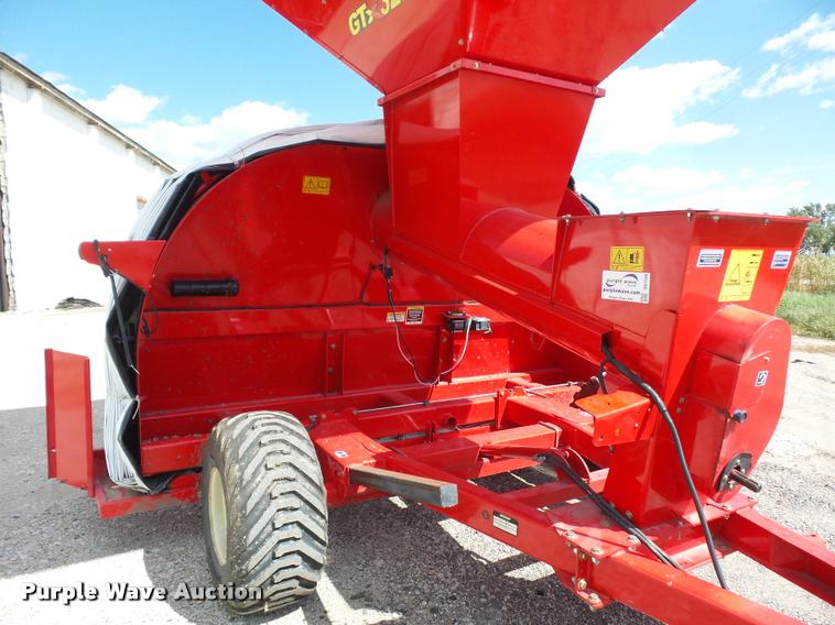 image for item DD1546 Akron GTX3230 grain bagger