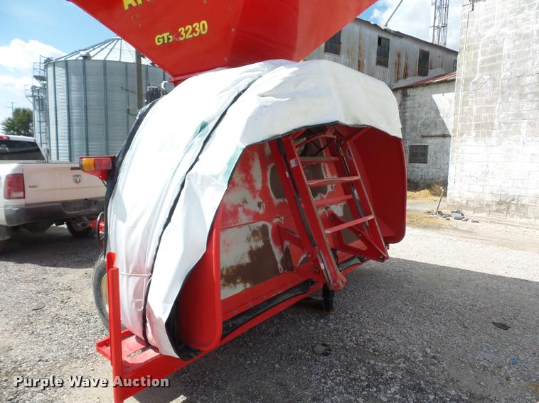 image for item DD1546 Akron GTX3230 grain bagger