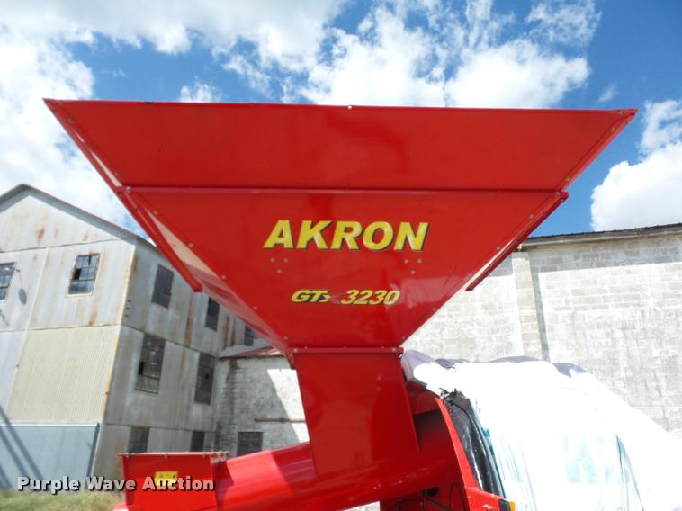 image for item DD1546 Akron GTX3230 grain bagger