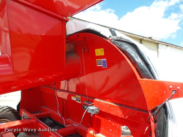 image for item DD1546 Akron GTX3230 grain bagger