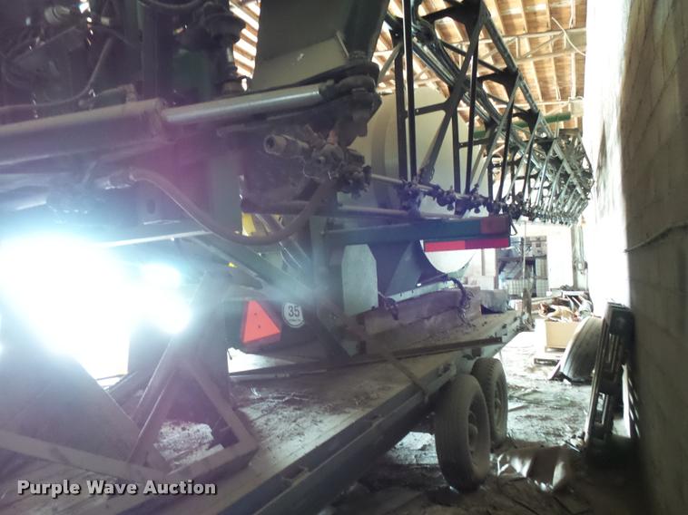 image for item DD1547 John Deere sprayer boom attachment