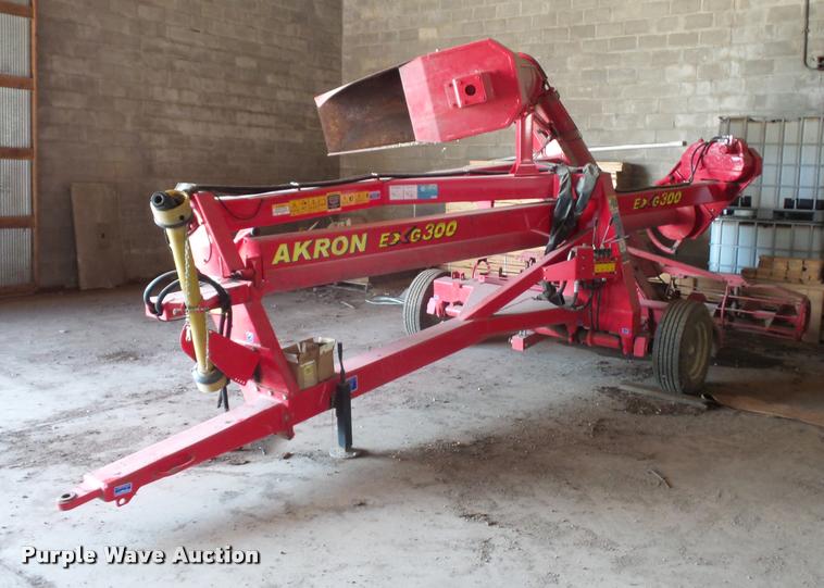 image for item DD1548 Akron EXG300 grain bag unloader