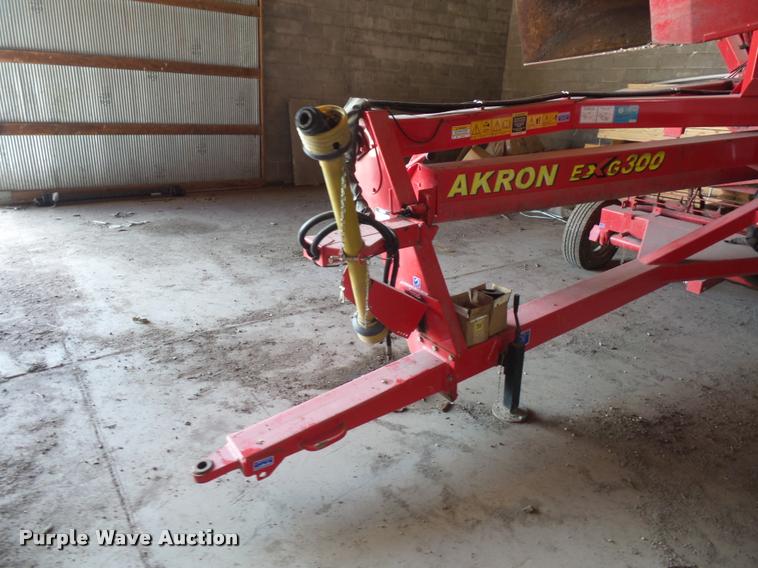 image for item DD1548 Akron EXG300 grain bag unloader