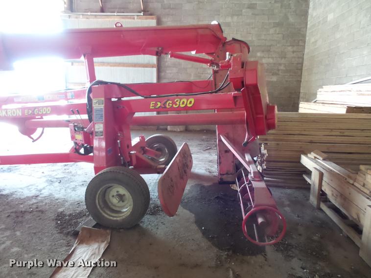 image for item DD1548 Akron EXG300 grain bag unloader