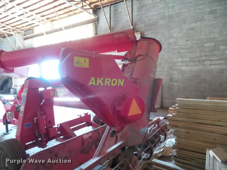 image for item DD1548 Akron EXG300 grain bag unloader