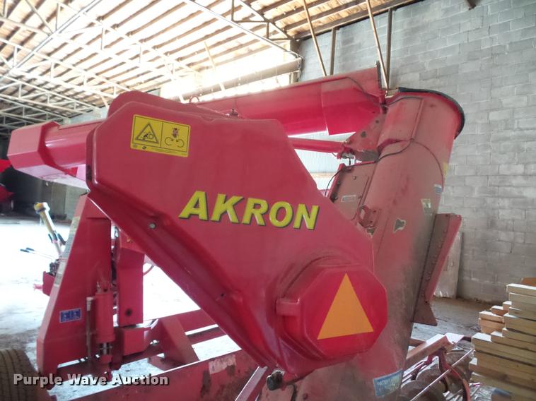 image for item DD1548 Akron EXG300 grain bag unloader