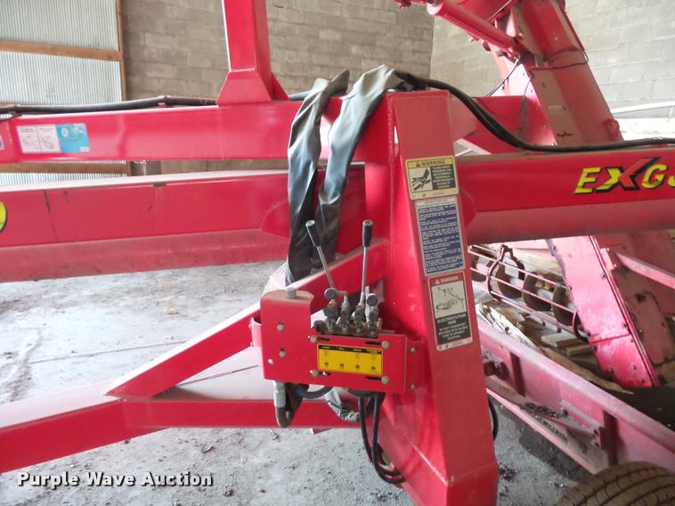 image for item DD1548 Akron EXG300 grain bag unloader