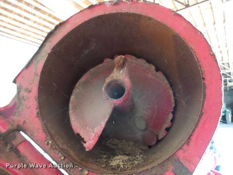 image for item DD1548 Akron EXG300 grain bag unloader