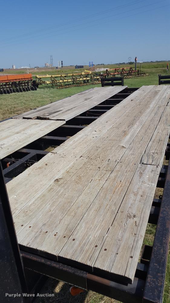 image for item DL9008 2000 Donahue 812-28 equipment trailer