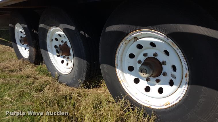 image for item DL9008 2000 Donahue 812-28 equipment trailer