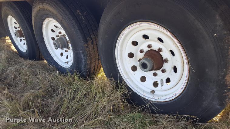 image for item DL9008 2000 Donahue 812-28 equipment trailer