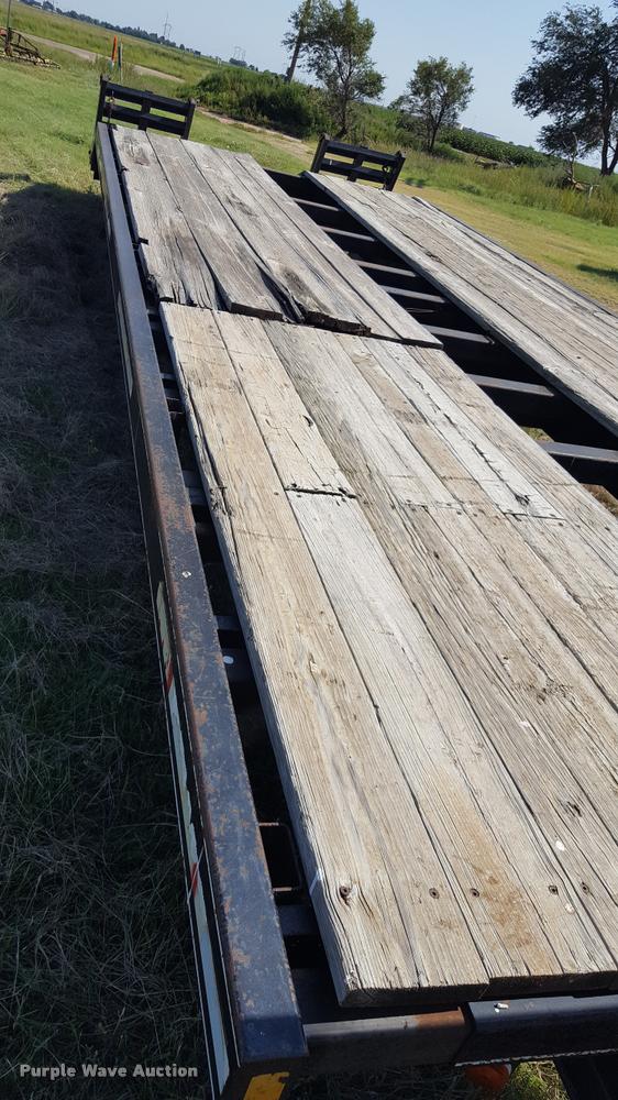 image for item DL9008 2000 Donahue 812-28 equipment trailer