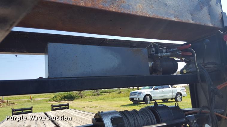 image for item DL9008 2000 Donahue 812-28 equipment trailer