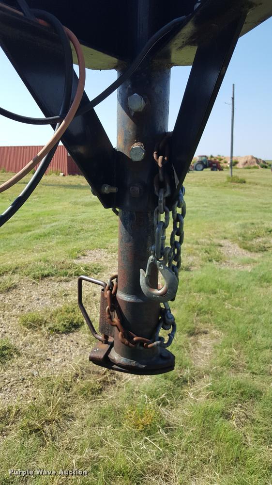 image for item DL9008 2000 Donahue 812-28 equipment trailer