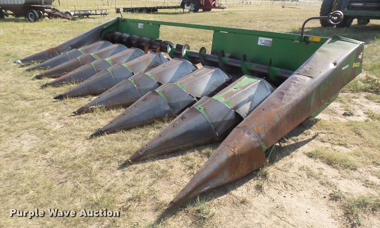 image for item DR9225 John Deere 843 corn head