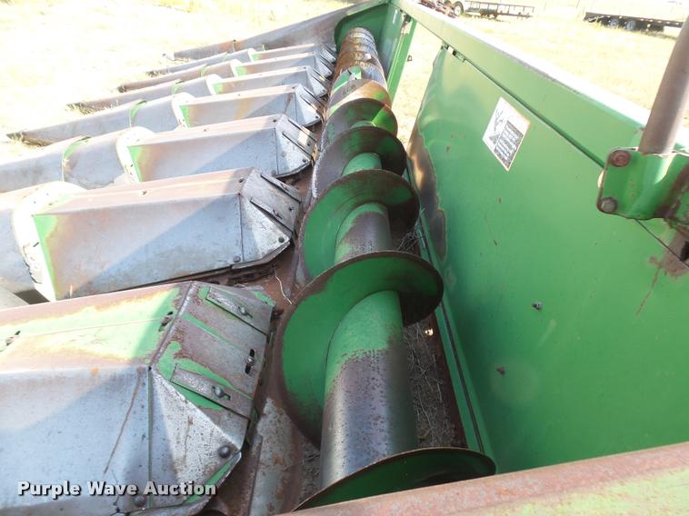 image for item DR9225 John Deere 843 corn head