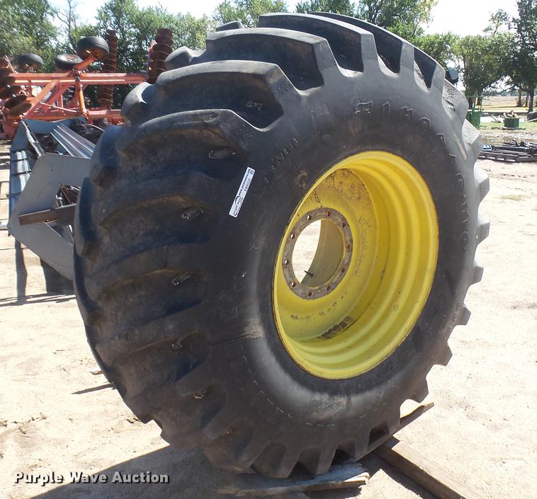 image for item DR9417 Firestone 30.5L-32 tire