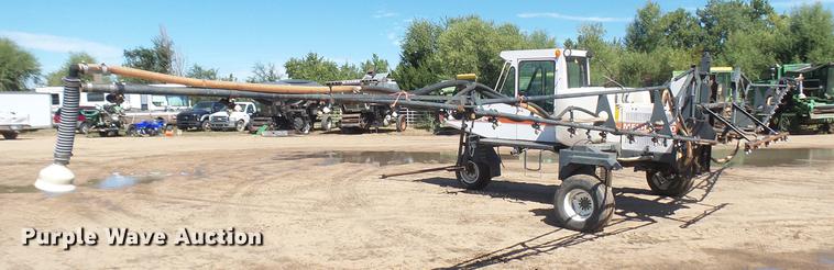 image for item EB9331 Melroe SpraCoupe 22 self-propelled sprayer